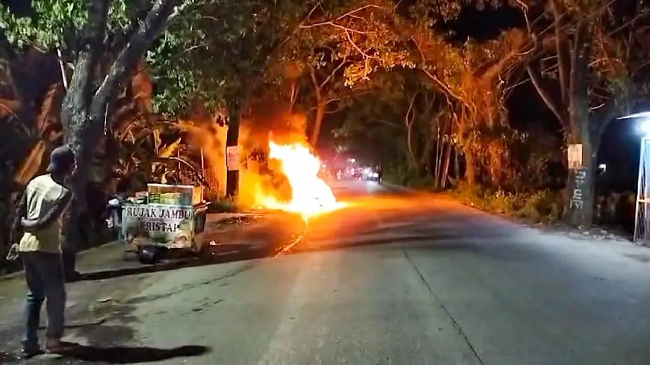 motor terbakar