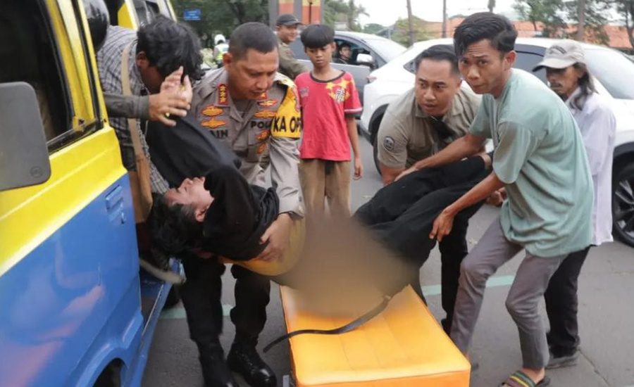 Momen Kapolres Metro Tangerang Kota Bantu Korban Lakalantas