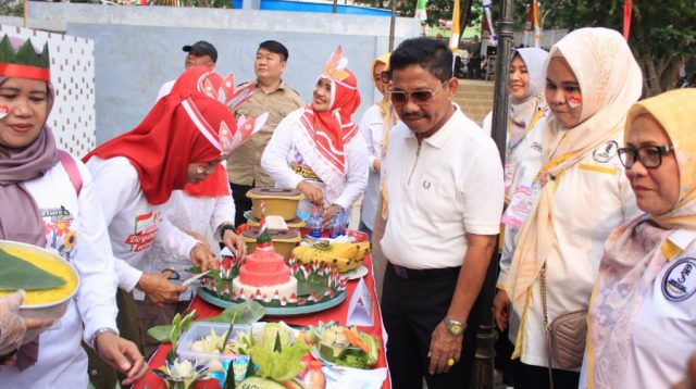 Disaksikan Sachrudin, 500 Emak-Emak Hadiri Lomba Nasi Tumpeng di Kota Tangerang