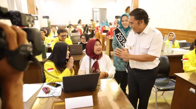 Sekolah Online Lansia