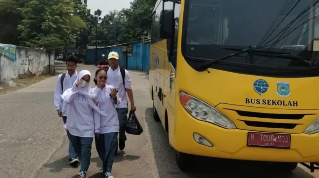 Bus Sekolah