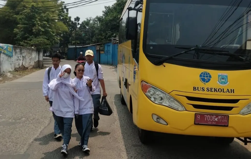 Bus Sekolah