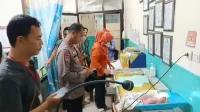 Bayi dalam Kardus