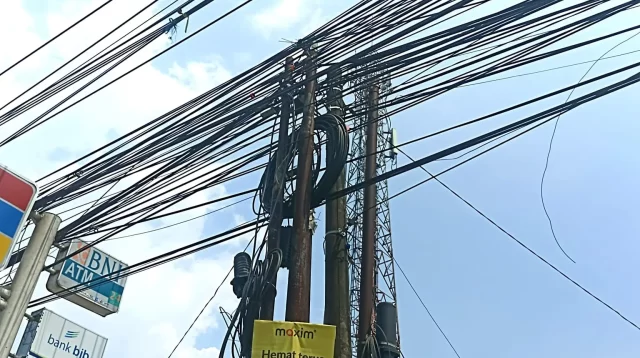 Kabel Semrawut